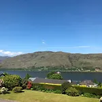 Lochview House Apartment