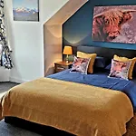 Caledonian Canal Top Floor Flat, View Of Ben Nevis