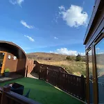 Highland Stays - Ben View Studio Pod & Jacuzzi Bath