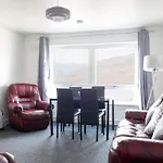 Loch & Hill View Apartment