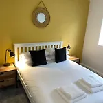Ross Place Apartment