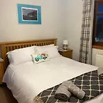 6 Canalside Apartments