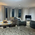 6 Canalside Apartments
