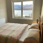 Fassifern. 1St Floor Apartment With Loch View