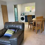 Fassifern. 1St Floor Apartment With Loch View