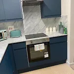 Fassifern. 1St Floor Apartment With Loch View
