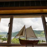 Spacious Three Bedroom Flat, Stunning Loch Views