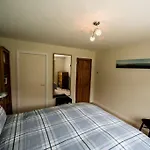 Spacious Three Bedroom Flat, Stunning Loch Views
