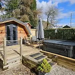 Morvan Pod & Hot Tub