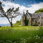Ardrhu House Fort William - Serviced Luxury Scots Baronial Country House