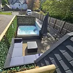 Morvan Pod & Hot Tub