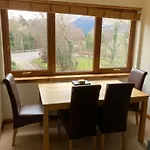 Springbank Apartment - Sleeps 4 - Pet Friendly