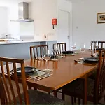 Heathercroft House-Modern 3 Bed House With Stunning Views
