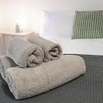 Heathercroft Apartment-Quiet, 2 Bed Apartment
