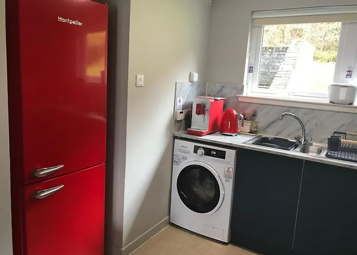 Appin, Beautiful Lochside Apartment With Balcony