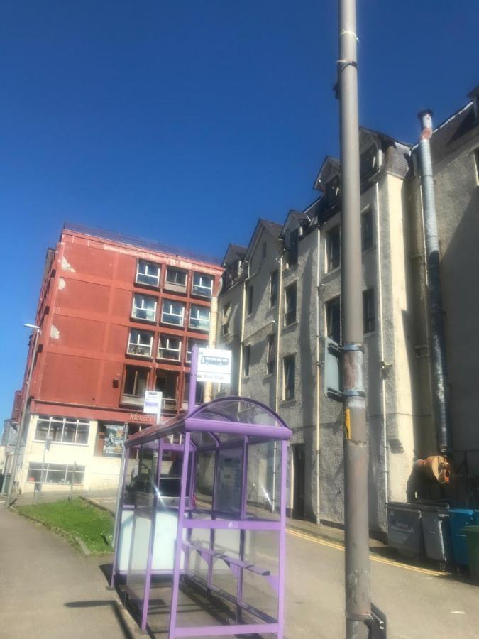 Prime Location In High Street *