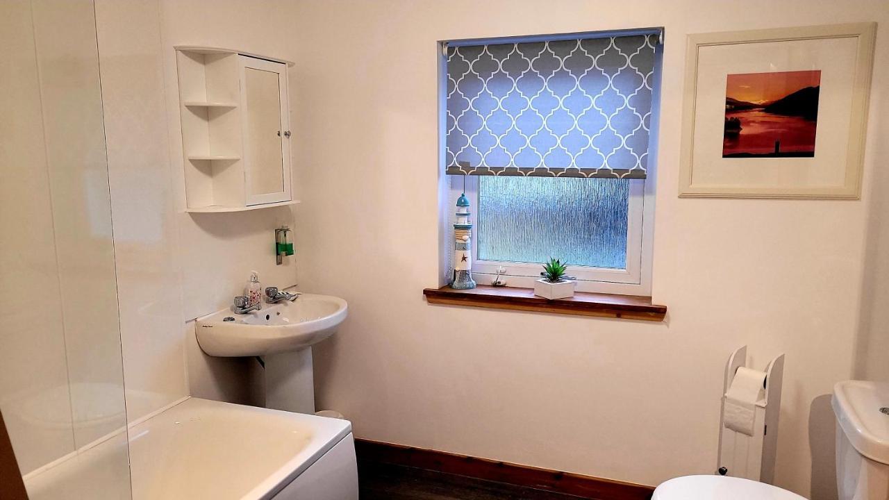Caledonian Canal Floor Flat, View Of Ben Nevis Apartment