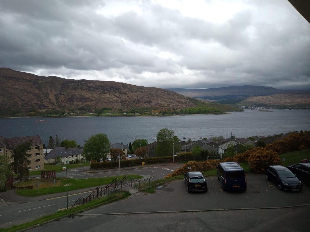 Loch View Apartment *
