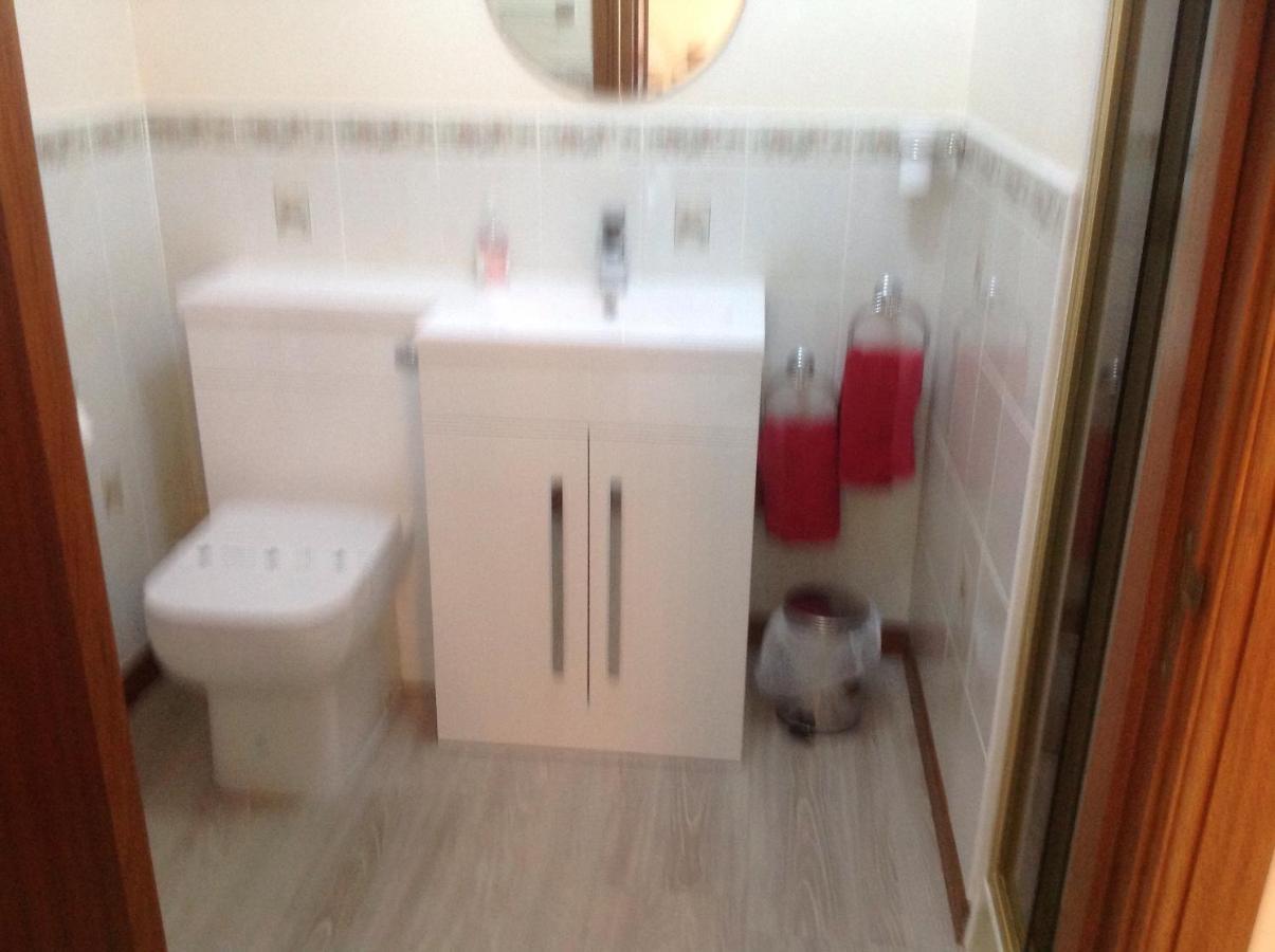 Ronaldsvoe Bed & Breakfast *