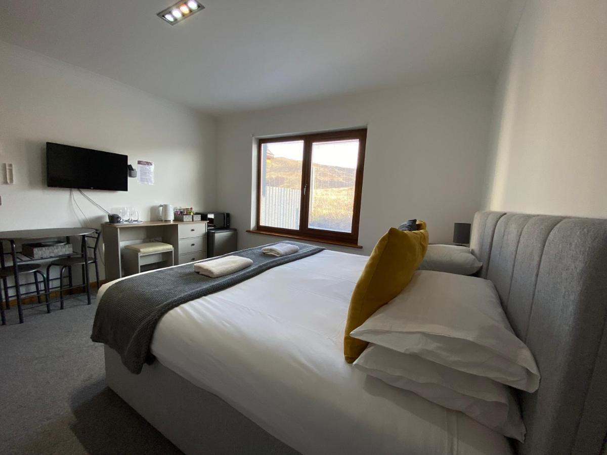 Highland - Ben View & Jacuzzi Bath Apartment