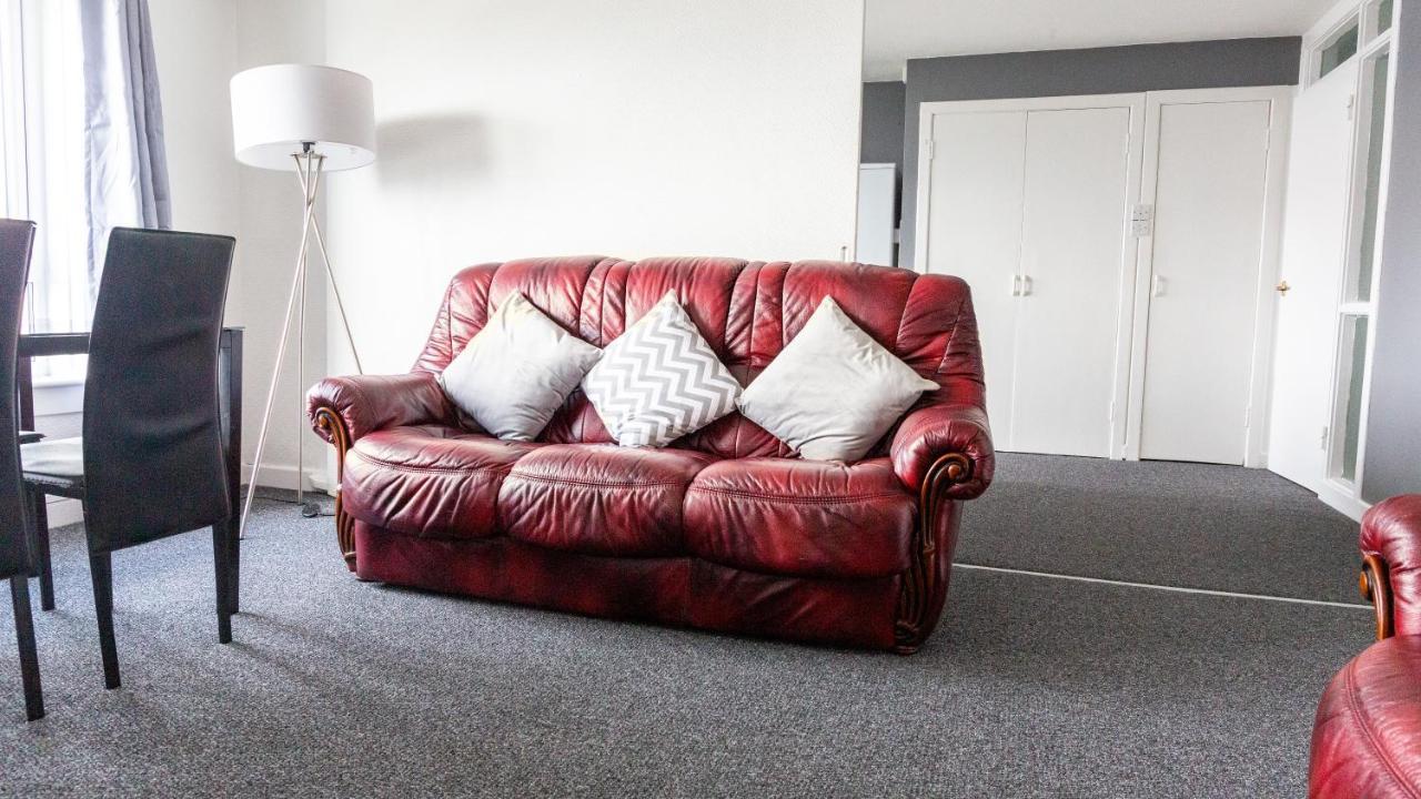 Loch & Hill View Apartment