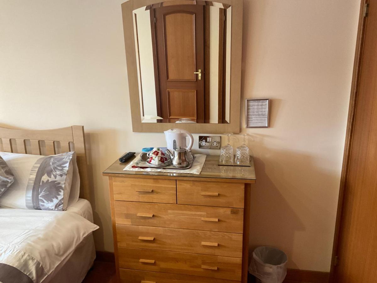 Ronaldsvoe Bed & Breakfast *