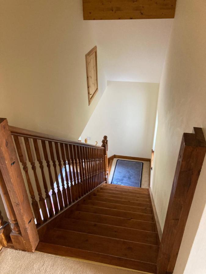 Springbank - Sleeps 4 - Pet Friendly Apartment