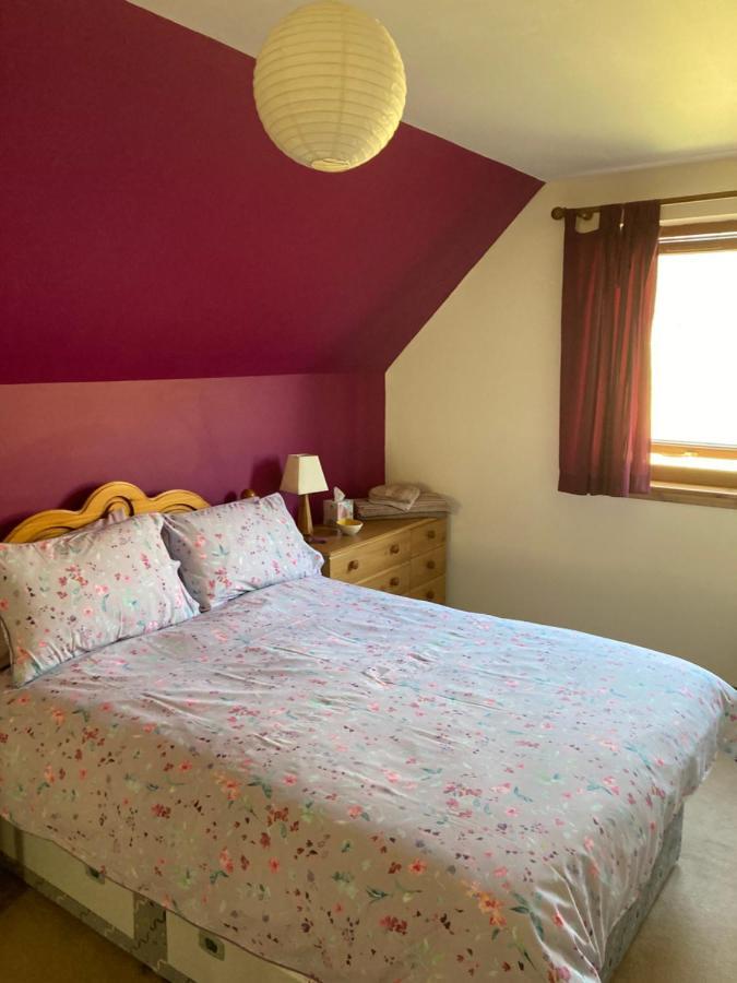 Springbank - Sleeps 4 - Pet Friendly Apartment *