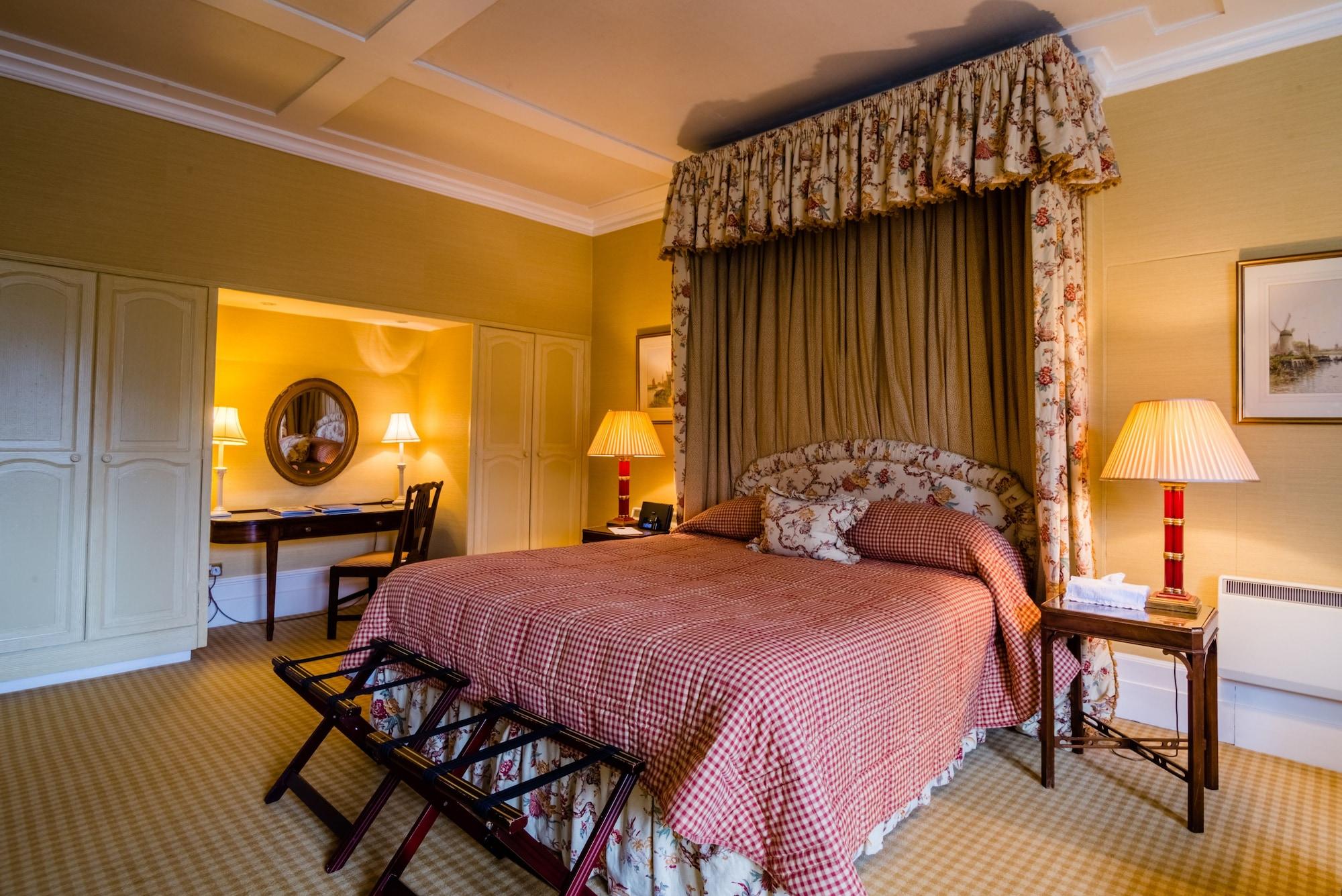 Inverlochy Castle Country house *