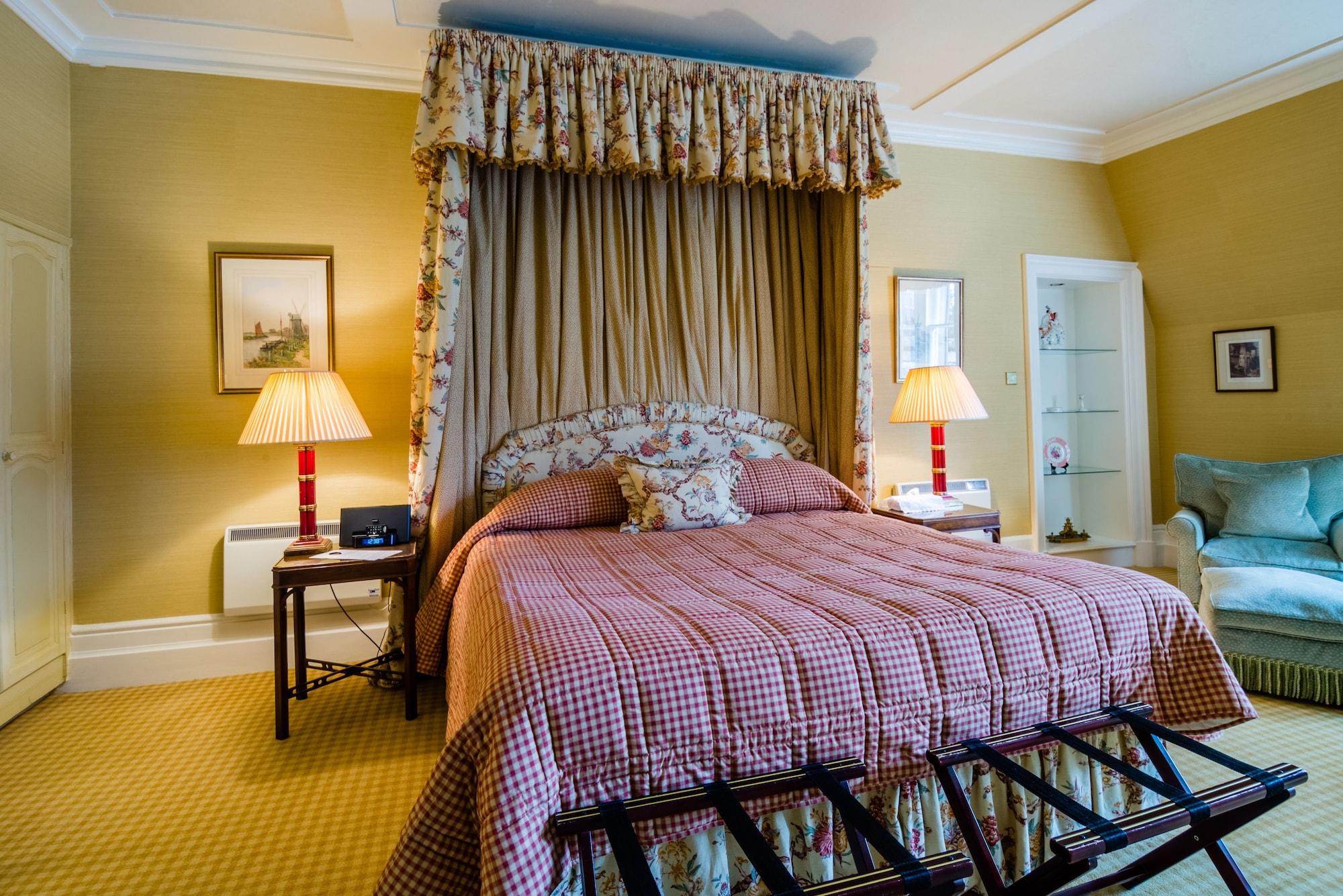 Inverlochy Castle Country house