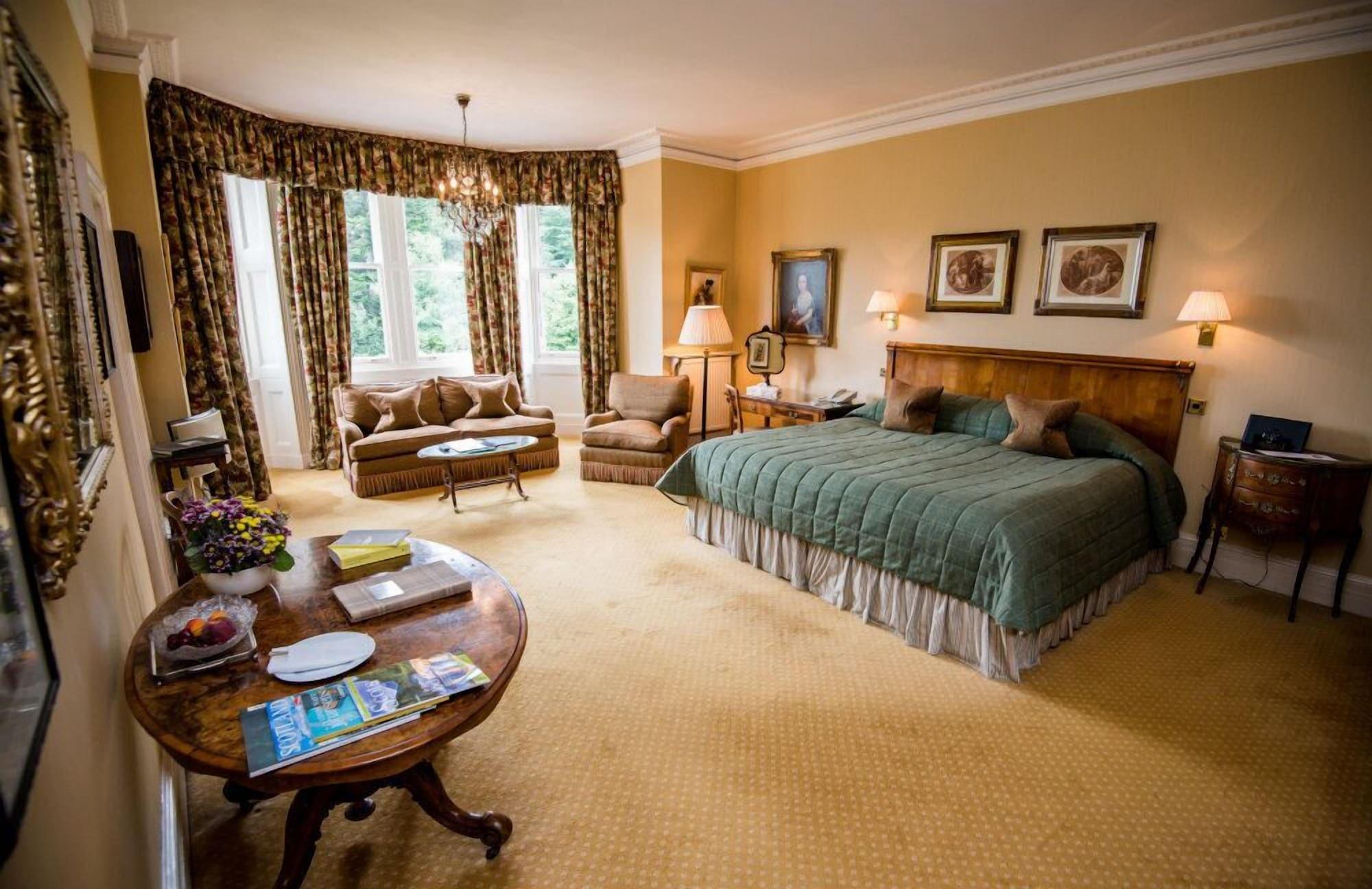Country house Inverlochy Castle Fort William