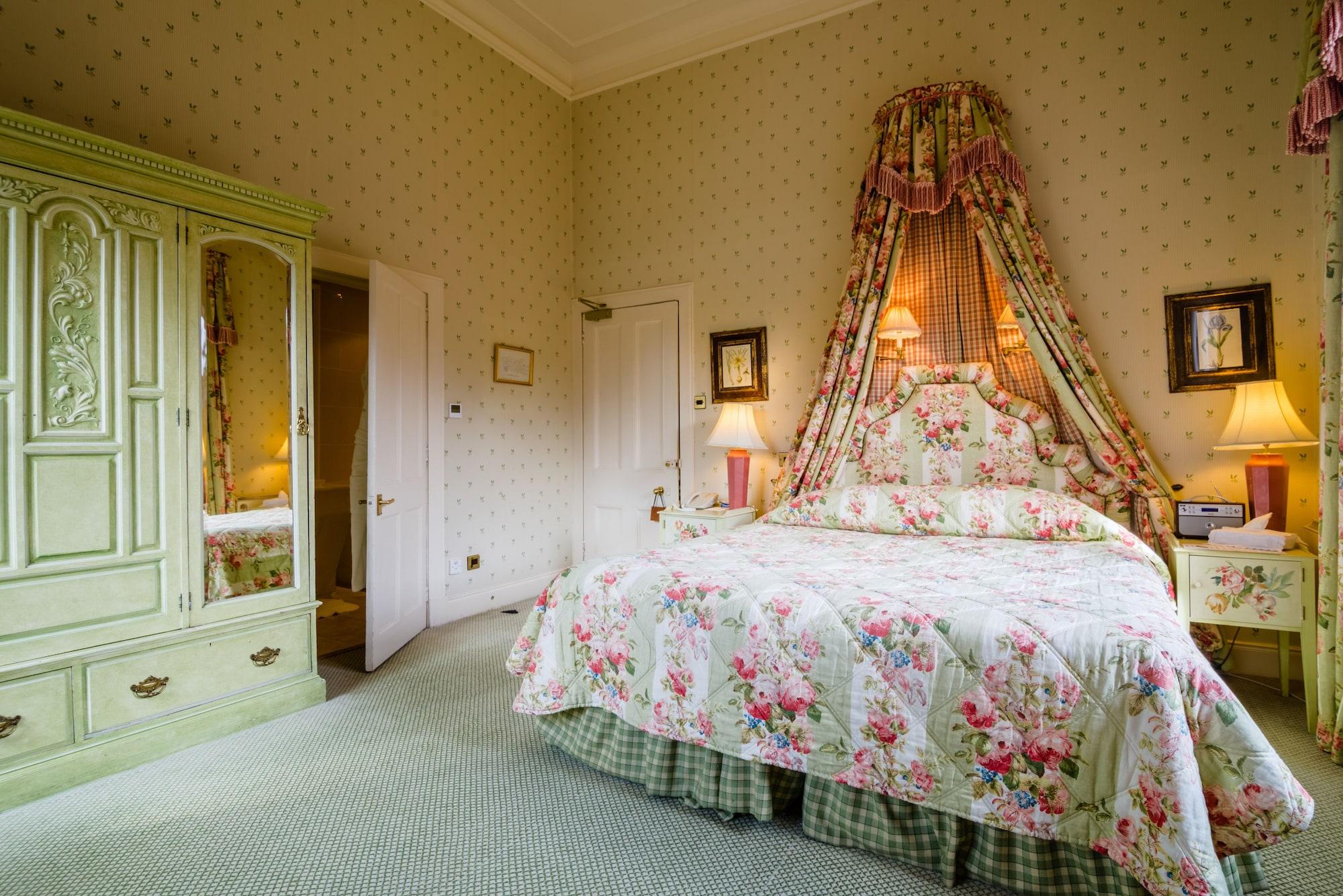 Country house Inverlochy Castle Fort William