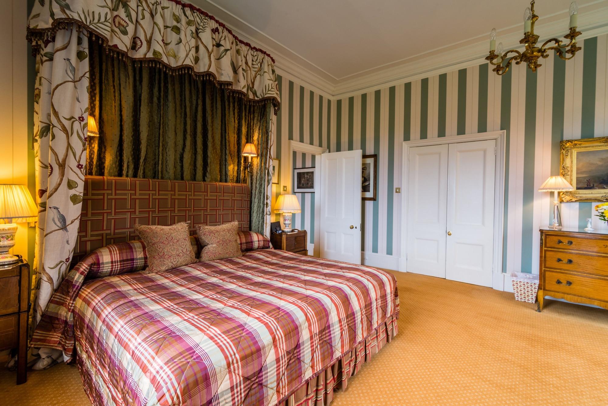Inverlochy Castle Country house *