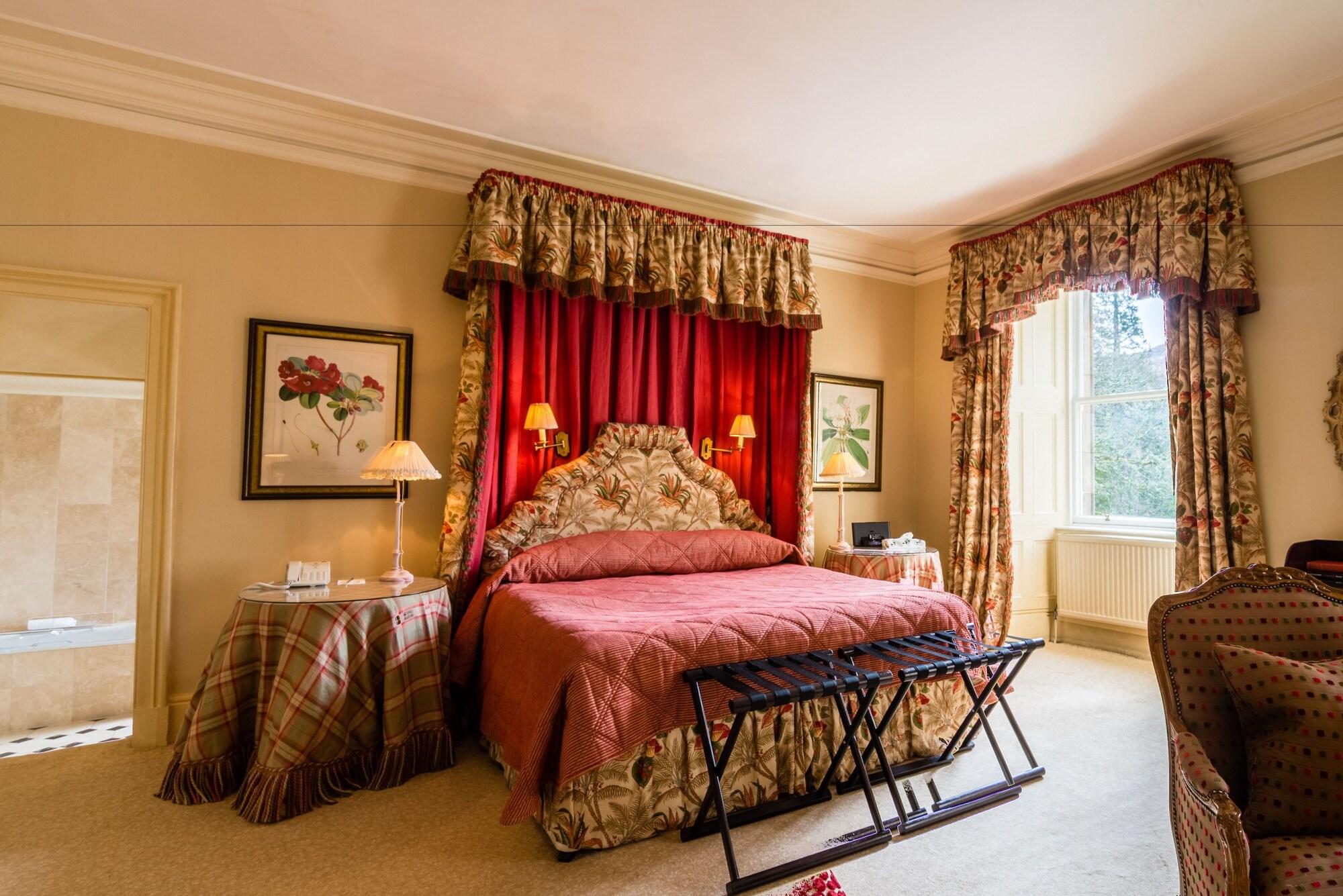 Country house Inverlochy Castle Fort William