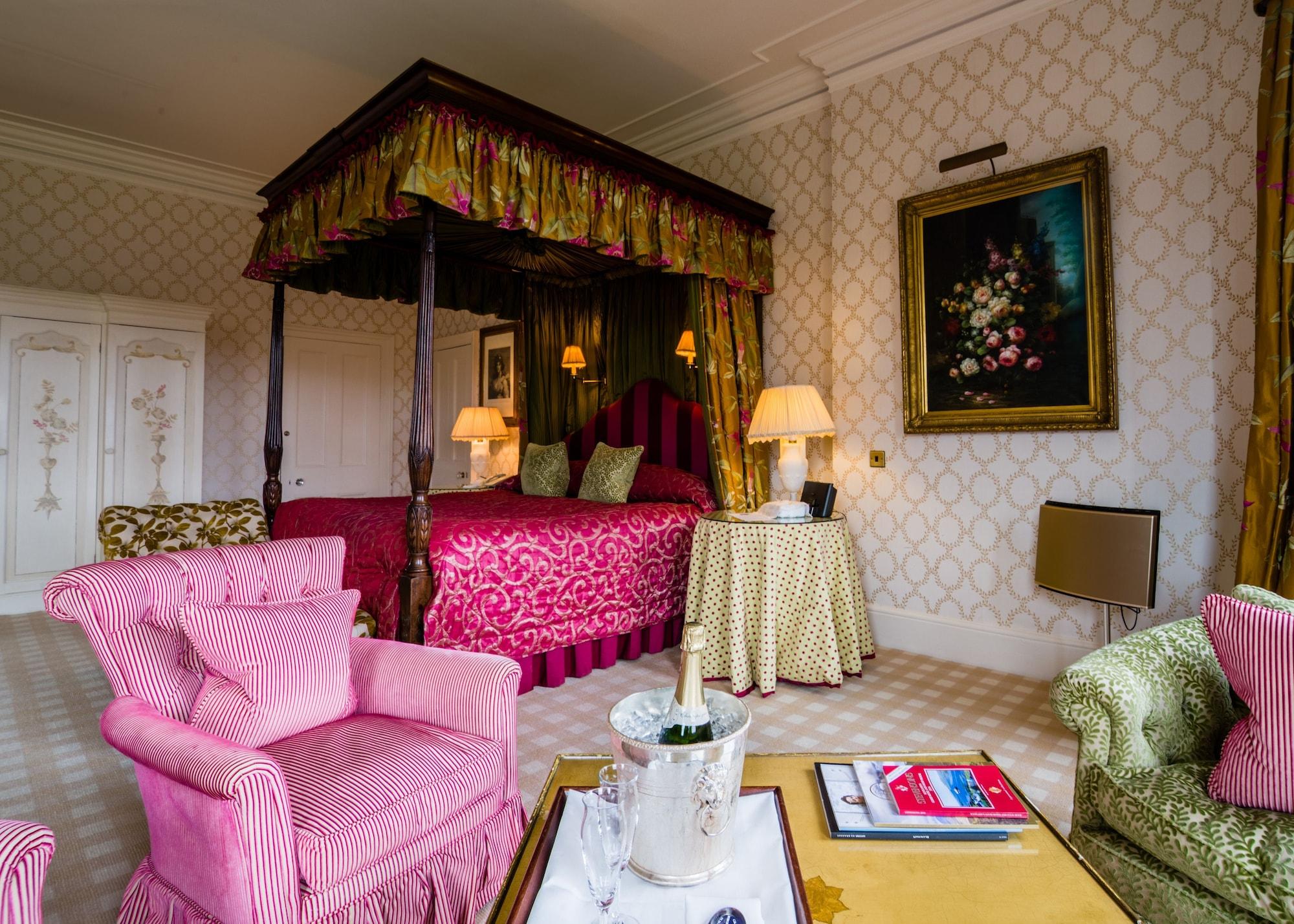 Inverlochy Castle Country house *