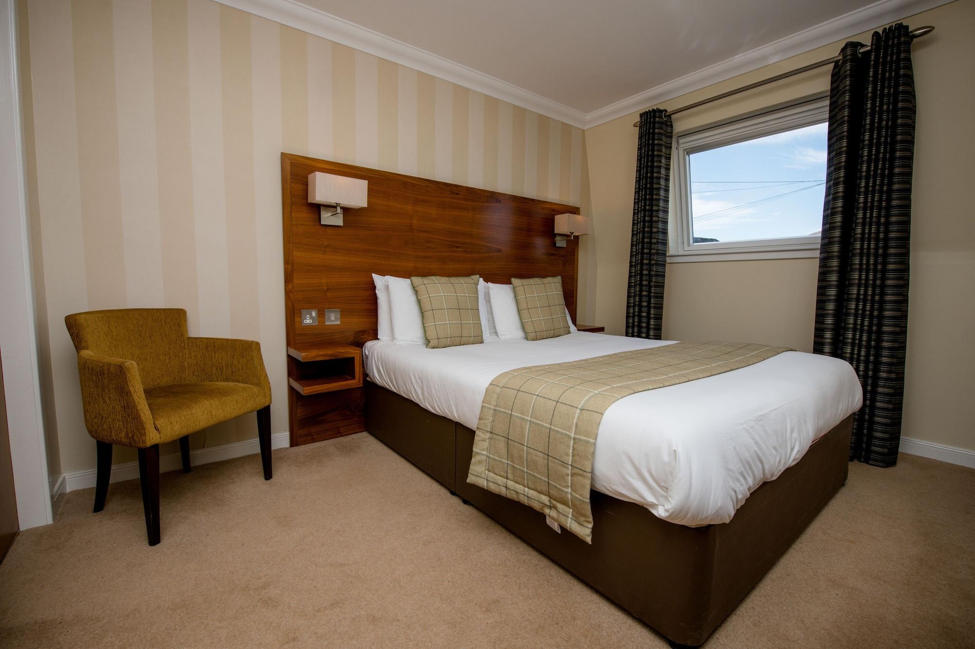 Nevis Bank Hotel Fort William
