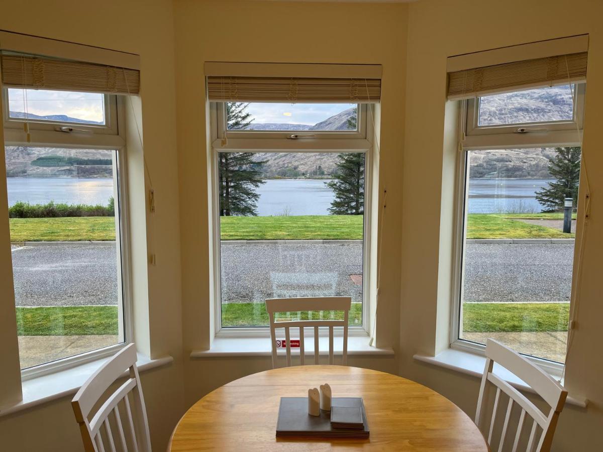 Corran, Glenloch View, William 2-bedroom Loch Side Flat * Fort William