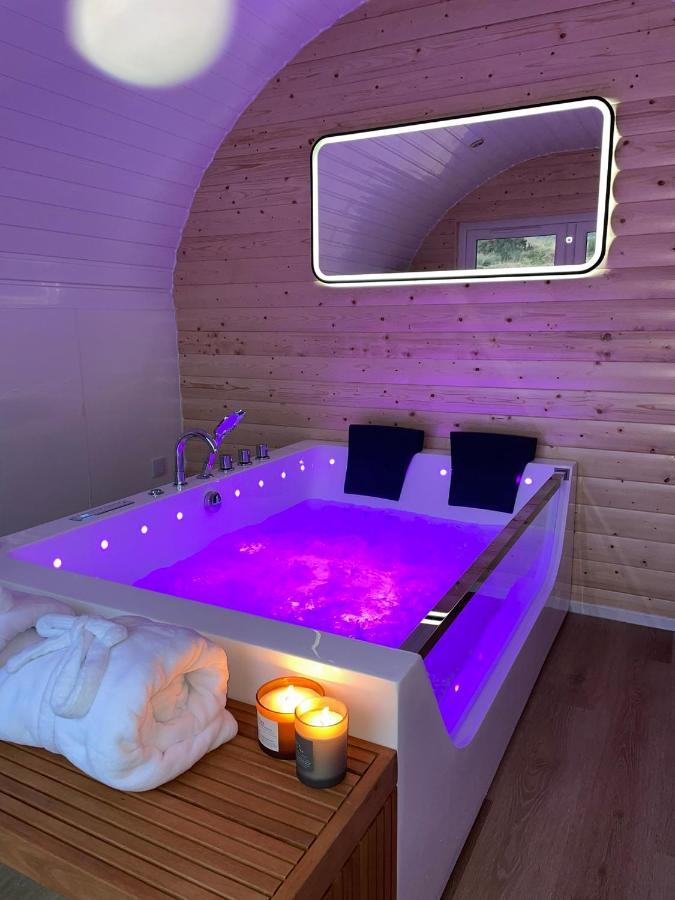 Apex Pod & Jacuzzi Bath Apartment *