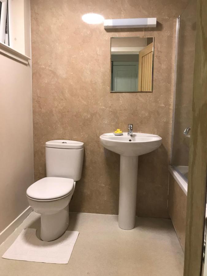 Conaglen, One Bedroom With Stunning Views. Apartment