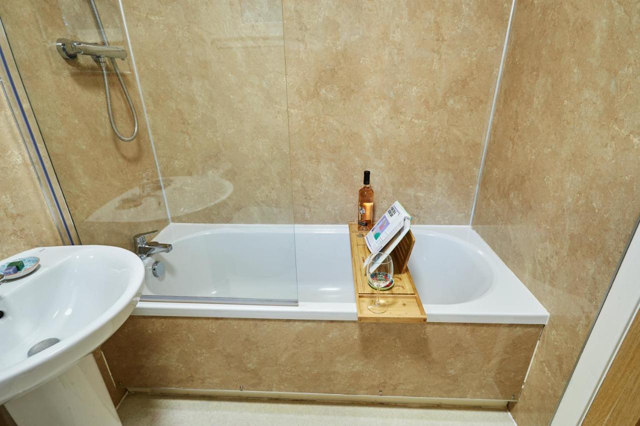 Apartment Etive, Beautiful Lochside With Balcony Fort William