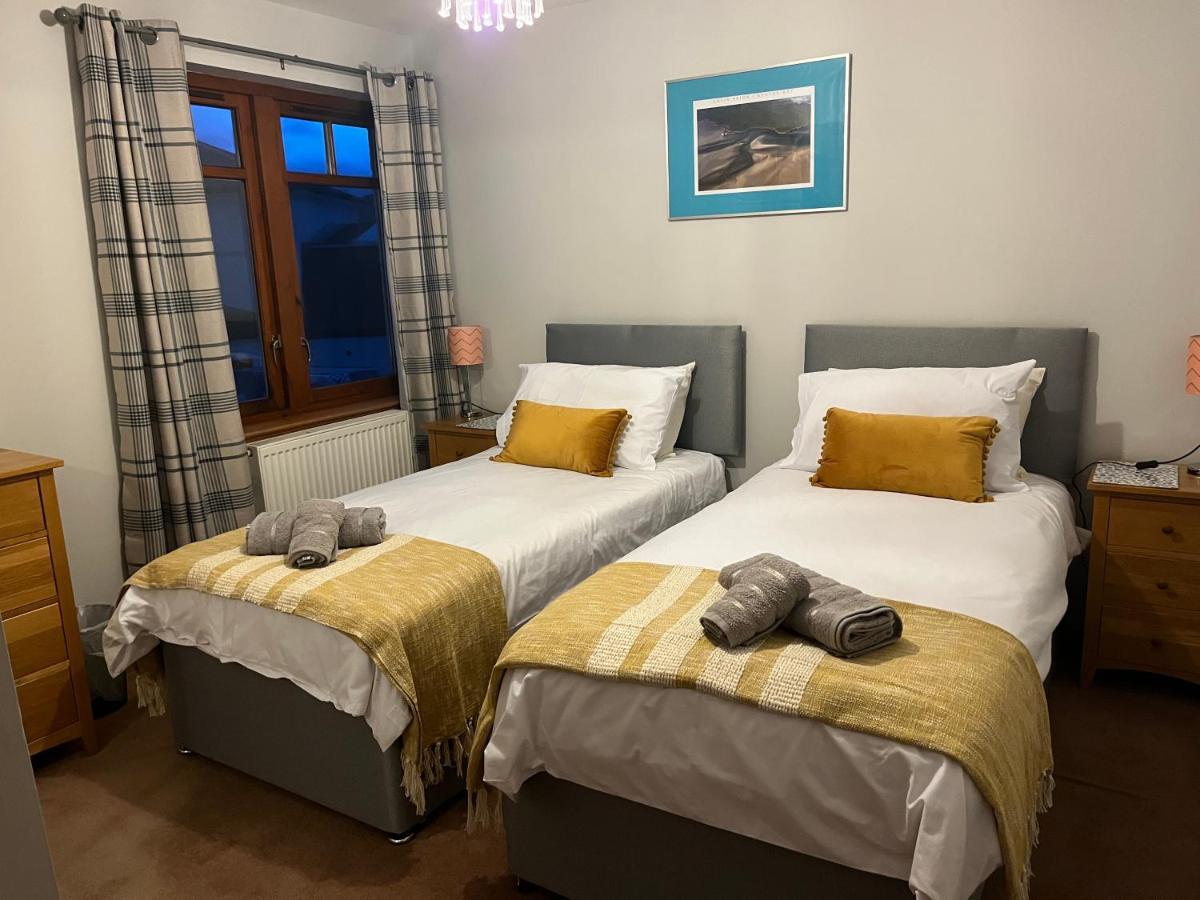 6 Canalside Apartment *