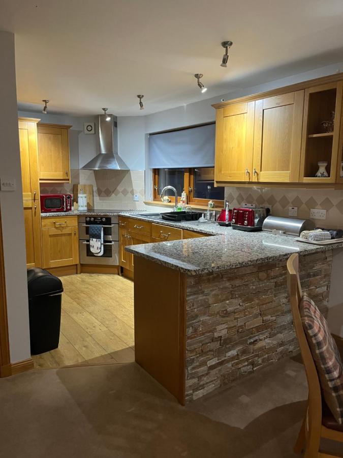 6 Canalside Apartment *