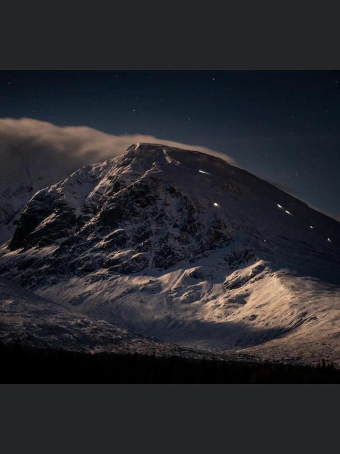 Ben Nevis Manor & Indoor Private Hot-tub Fort William