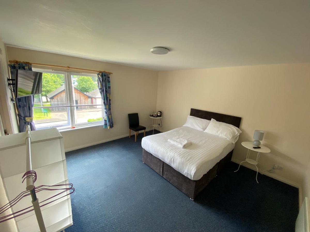 Waterfront - Only 3*