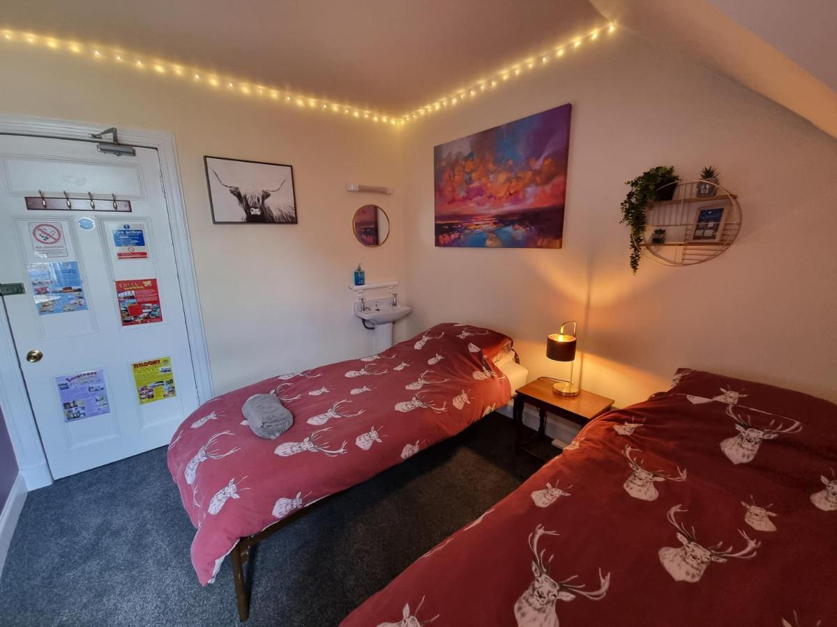 William Backpackers Hostel *