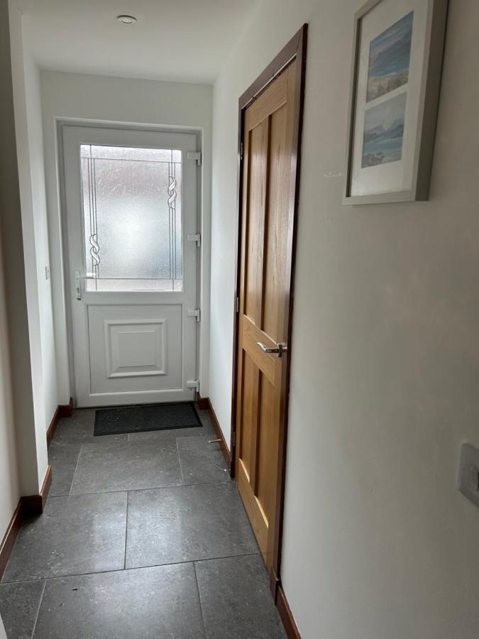 Number 6 Apartment *