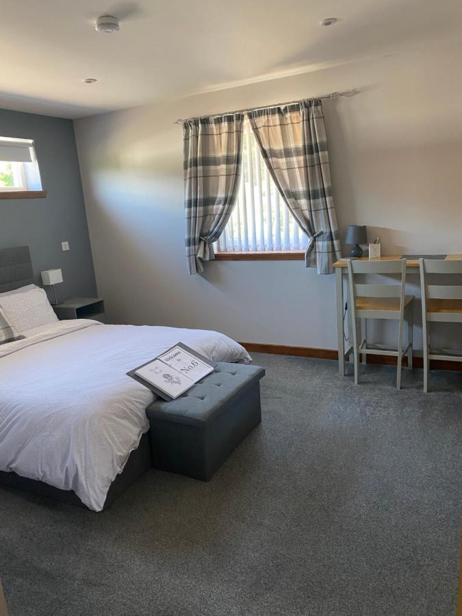 Number 6 Apartment *