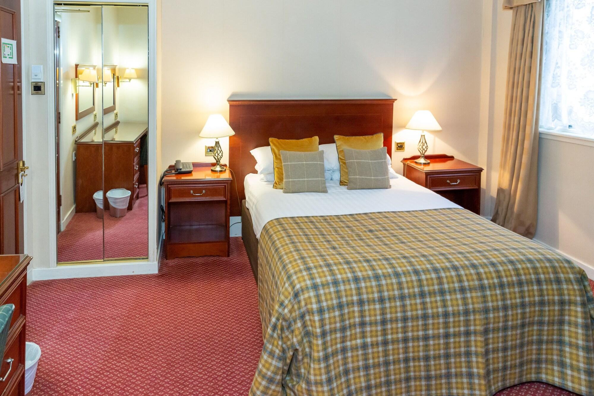 Alexandra Hotel 3*