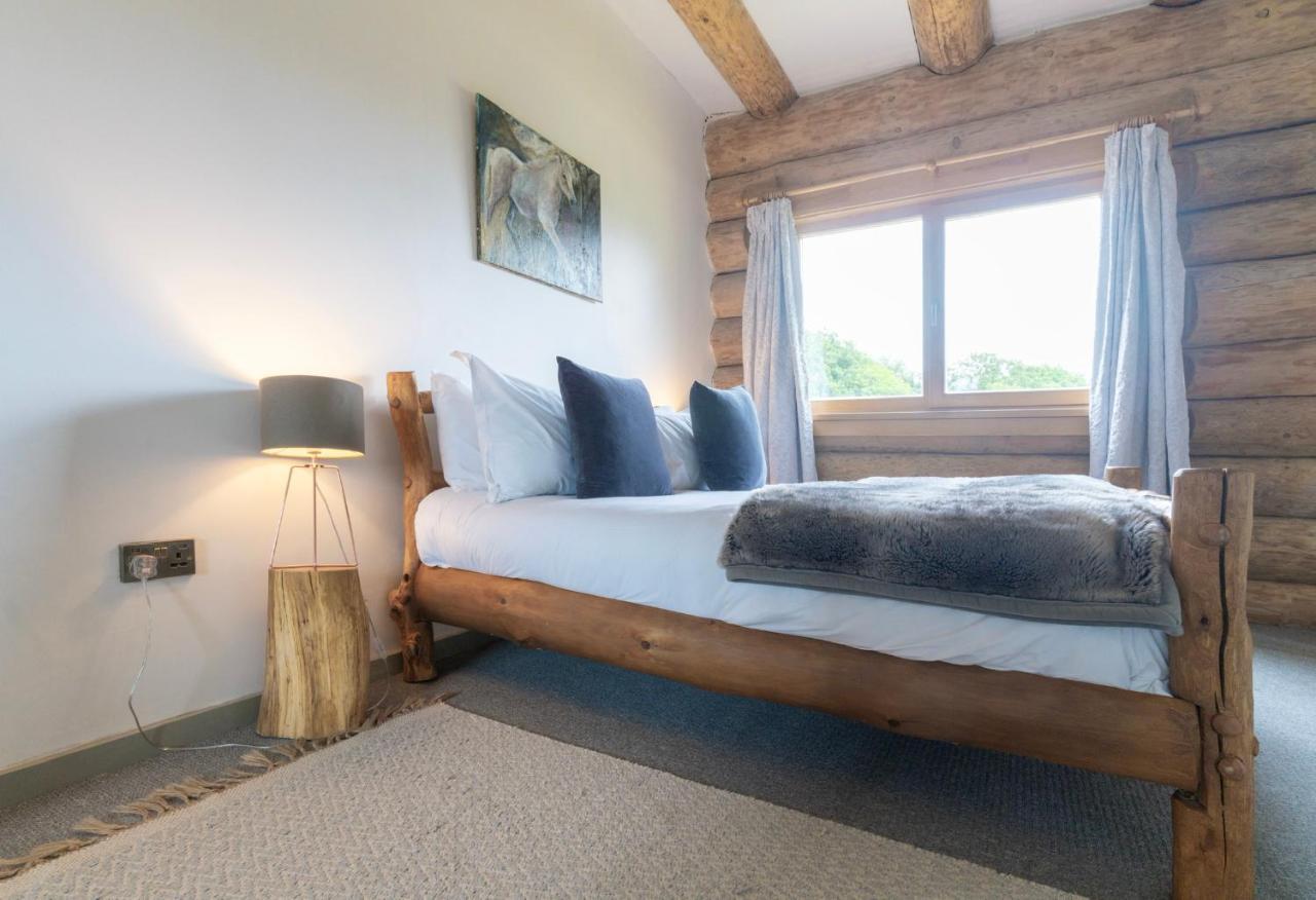 Wild Nurture Eco Luxury Offgrid Log Fort William