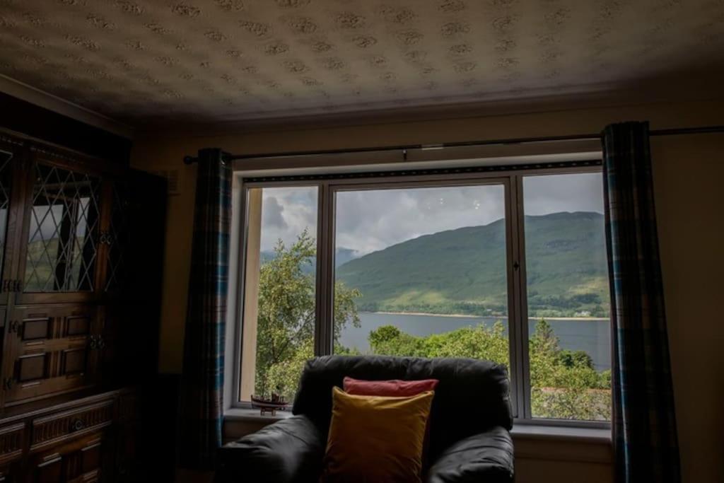 Spacious Three Bedroom Flat, Stunning Loch Views *